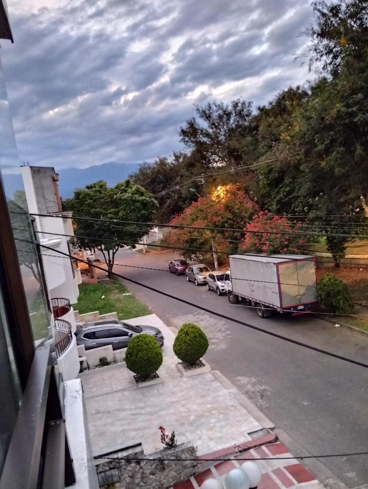Apartahotel Kelly Cali Zewnętrze zdjęcie